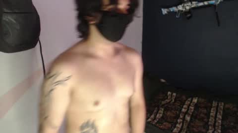 Snapshot of oliver_laid_2023 chatting on December 13, 8:15 pm oliver_laid_2023 online show from December 13, 8:15 pm