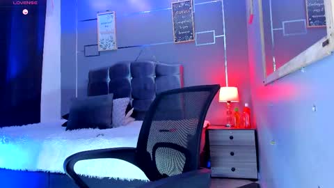 Snapshot of oliver_mr_ chatting on October 14, 8:05 pm oliver mr online show from October 14, 8:05 pm