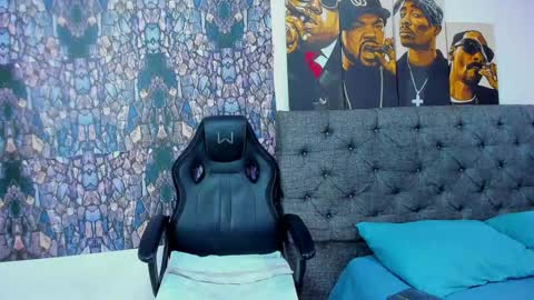 oliver_smith_2 online show from February 2, 2:24 pm