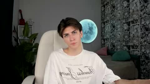 Snapshot of oliver_starboy chatting on September 12, 7:30 am Oliver online show from September 12, 7:30 am