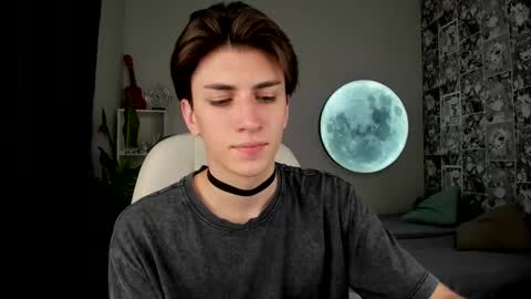 Snapshot of oliver_starboy chatting on September 9, 1:43 pm Oliver online show from September 9, 1:43 pm