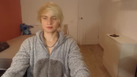 Oliver online show from December 2, 2:47 am