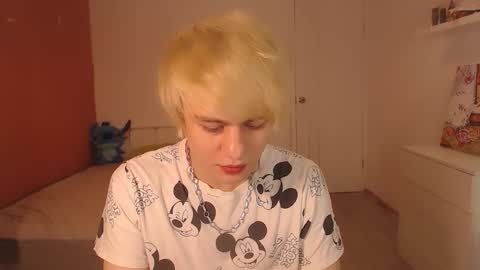Snapshot of oliver_sweet_ chatting on September 11, 2:10 am Oliver online show from September 11, 2:10 am