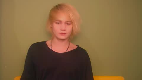 Snapshot of oliver_sweet_ chatting on January 21, 2:11 am Oliver online show from January 21, 2:11 am