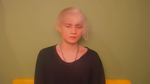 Snapshot of oliver_sweet_ chatting on March 6, 1:58 am Oliver online show from March 6, 1:58 am