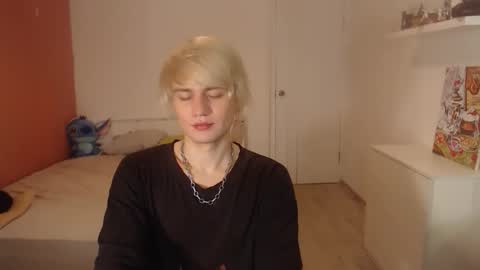 Snapshot of oliver_sweet_ chatting on October 9, 1:54 am Oliver online show from October 9, 1:54 am