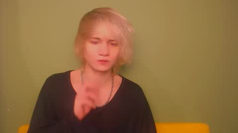 Snapshot of oliver_sweet_ chatting on January 31, 2:37 am Oliver online show from January 31, 2:37 am