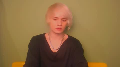 Snapshot of oliver_sweet_ chatting on February 27, 2:08 am Oliver online show from February 27, 2:08 am