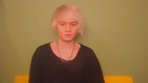 Snapshot of oliver_sweet_ chatting on March 5, 2:57 am Oliver online show from March 5, 2:57 am