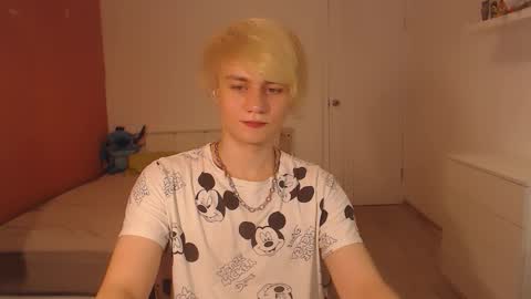 Snapshot of oliver_sweet_ chatting on September 12, 2:11 am Oliver online show from September 12, 2:11 am