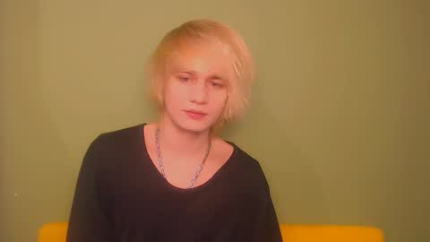 Snapshot of oliver_sweet_ chatting on January 12, 1:53 am Oliver online show from January 12, 1:53 am