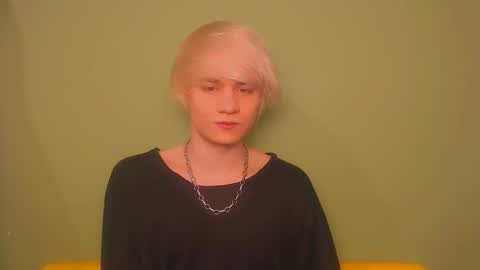 Snapshot of oliver_sweet_ chatting on February 21, 1:55 am Oliver online show from February 21, 1:55 am