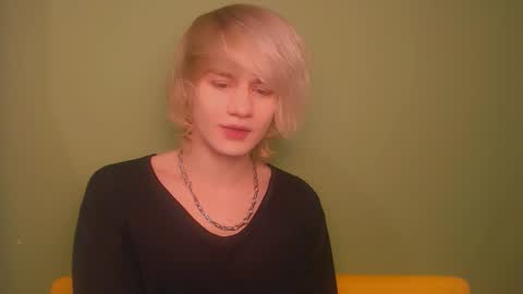 Snapshot of oliver_sweet_ chatting on January 28, 8:26 pm Oliver online show from January 28, 8:26 pm