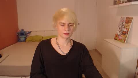 Snapshot of oliver_sweet_ chatting on September 23, 2:00 am Oliver online show from September 23, 2:00 am