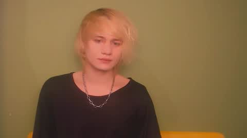 Snapshot of oliver_sweet_ chatting on January 15, 1:56 am Oliver online show from January 15, 1:56 am