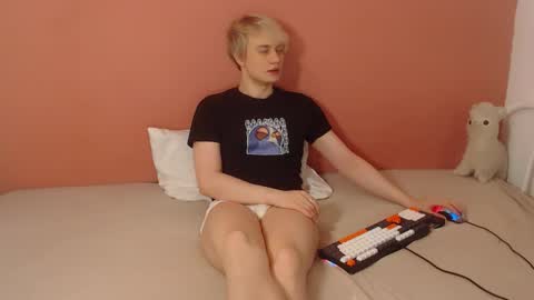 Oliver online show from April 5, 1:03 am