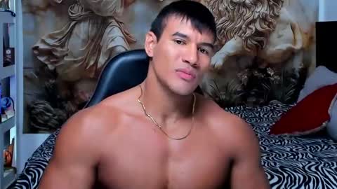 Snapshot of oliver_tommy chatting on October 18, 3:50 pm oliver_tommy online show from October 18, 3:50 pm