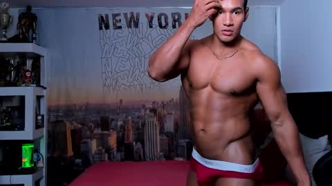 Snapshot of oliver_tommy chatting on October 13, 3:07 pm oliver_tommy online show from October 13, 3:07 pm