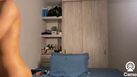 Oliver INDEPENDENT MODEL online show from November 1, 5:00 am