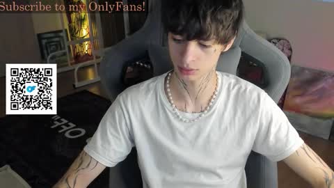 Snapshot of oliverrgroove chatting on October 7, 2:32 pm oliverrgroove online show from October 7, 2:32 pm