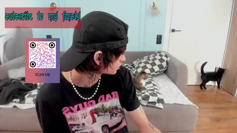 Snapshot of oliverrgroove chatting on February 17, 4:37 pm oliverrgroove online show from February 17, 4:37 pm