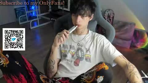 Snapshot of oliverrgroove chatting on October 5, 1:26 pm oliverrgroove online show from October 5, 1:26 pm