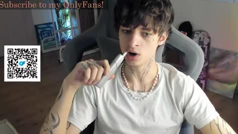 Snapshot of oliverrgroove chatting on September 27, 2:37 pm oliverrgroove online show from September 27, 2:37 pm