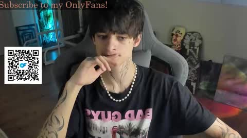 Snapshot of oliverrgroove chatting on October 3, 2:22 pm oliverrgroove online show from October 3, 2:22 pm