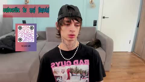Snapshot of oliverrgroove chatting on February 12, 3:27 pm oliverrgroove online show from February 12, 3:27 pm
