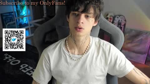 Snapshot of oliverrgroove chatting on October 6, 2:11 pm oliverrgroove online show from October 6, 2:11 pm