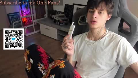 Snapshot of oliverrgroove chatting on September 14, 2:52 pm oliverrgroove online show from September 14, 2:52 pm
