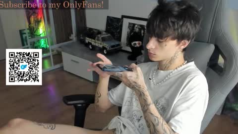 Snapshot of oliverrgroove chatting on September 19, 2:17 pm oliverrgroove online show from September 19, 2:17 pm