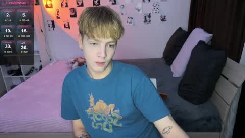 Snapshot of olivertasty chatting on September 15, 12:46 am oliver online show from September 15, 12:46 am