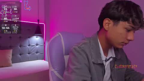 Oliver online show from February 3, 2:11 pm