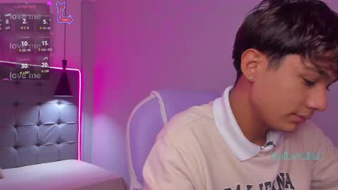 Oliver online show from February 5, 9:44 pm