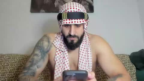 Snapshot of omar_xoxo chatting on October 2, 8:24 pm Omar online show from October 2, 8:24 pm