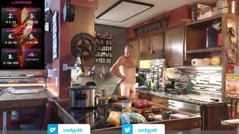 Snapshot of omfgy chatting on October 26, 9:39 pm Norm online show from October 26, 9:39 pm