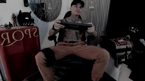     ... online show from April 23, 8:44 pm