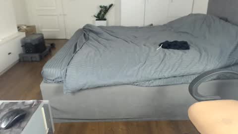 Snapshot of onebestlover chatting on October 31, 6:50 am onebestlover online show from October 31, 6:50 am