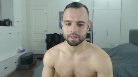 onebestlover online show from April 26, 1:52 pm