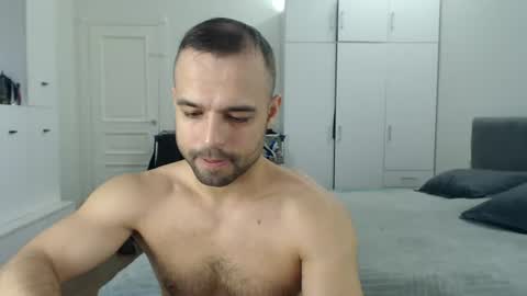 onebestlover online show from June 25, 8:08 am