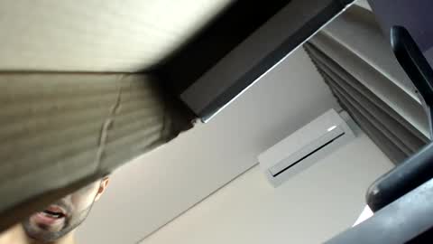 Snapshot of onebestlover chatting on October 15, 9:39 am onebestlover online show from October 15, 9:39 am