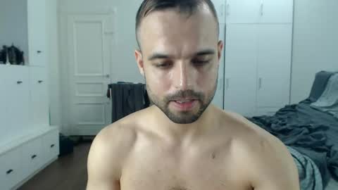 onebestlover online show from June 26, 2:41 pm
