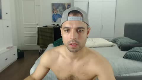 onebestlover online show from July 28, 8:55 am