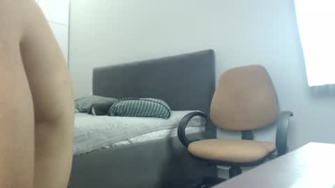 onebestlover online show from July 28, 4:39 pm