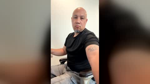 onetreehill1976 online show from March 27, 5:58 pm