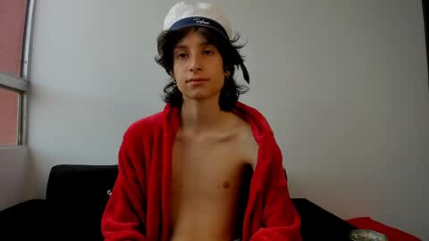 onion_knight420 online show from May 6, 9:37 pm