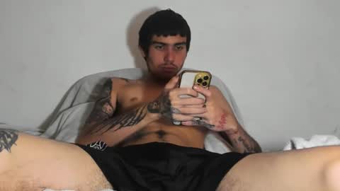 onzas_ online show from March 9, 7:08 pm