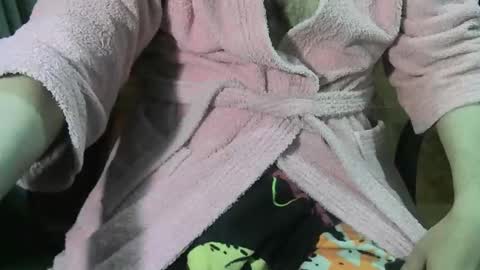 Snapshot of ore_cam chatting on October 15, 2:08 am Ore online show from October 15, 2:08 am