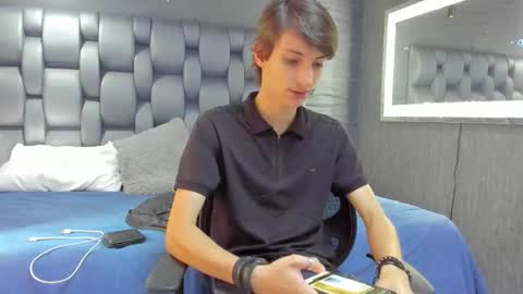 Snapshot of orion_galax chatting on December 11, 5:32 pm orion_galax online show from December 11, 5:32 pm
